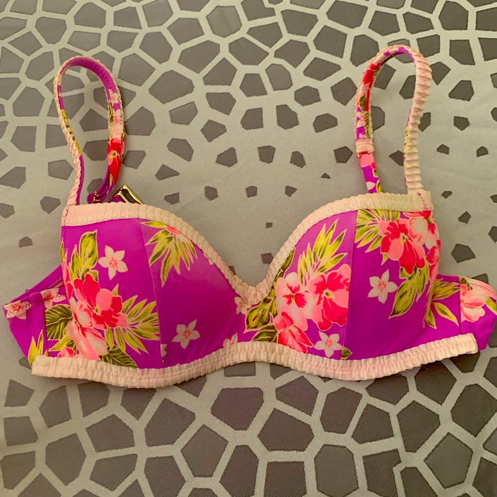 Betsey Johnson swimsuit top!’